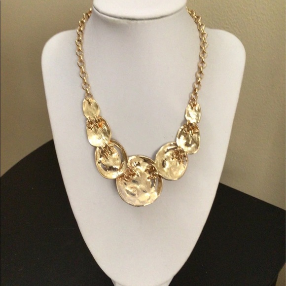 NWOT. Statement Gold Tone & Rhinestones Necklace. - Picture 9 of 9